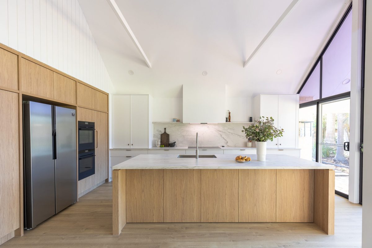 Matte white shaker kitchen fronts